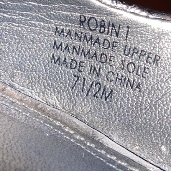 TAHARI Robin Silver Textured Leather Slingback Heels - Picture 12 of 12